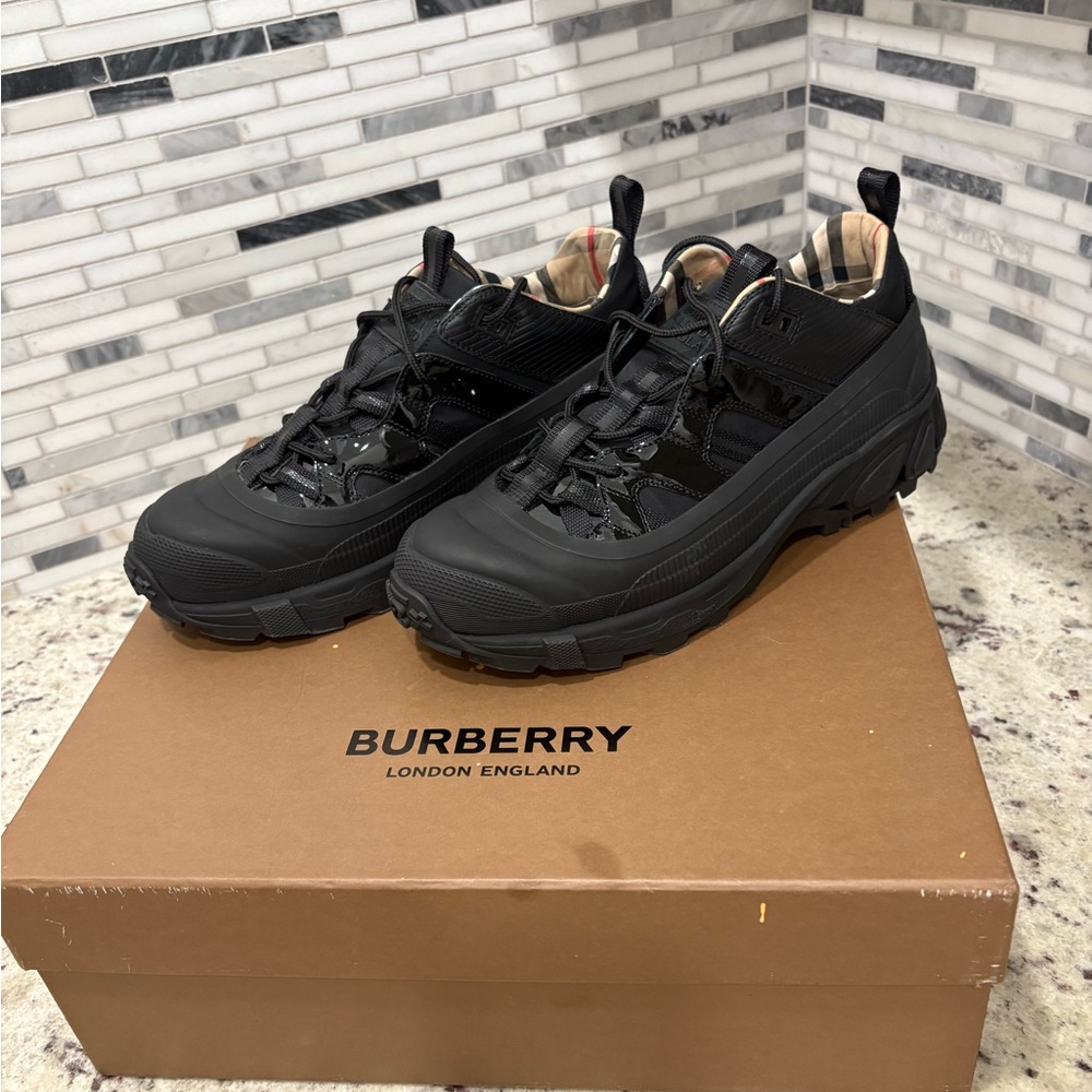 Burberry Arthur Sneakers Size 10